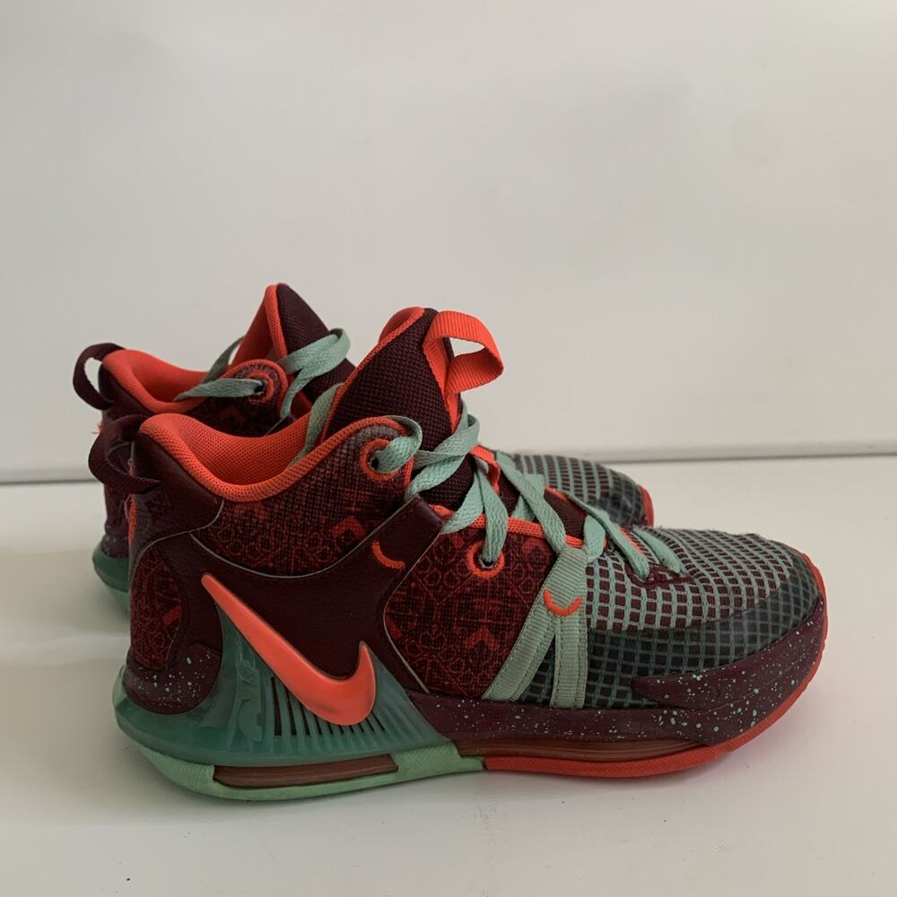Nike LeBron Witness VII SE Youth Boys Size 4.5Y Basketball Sneaker Shoes